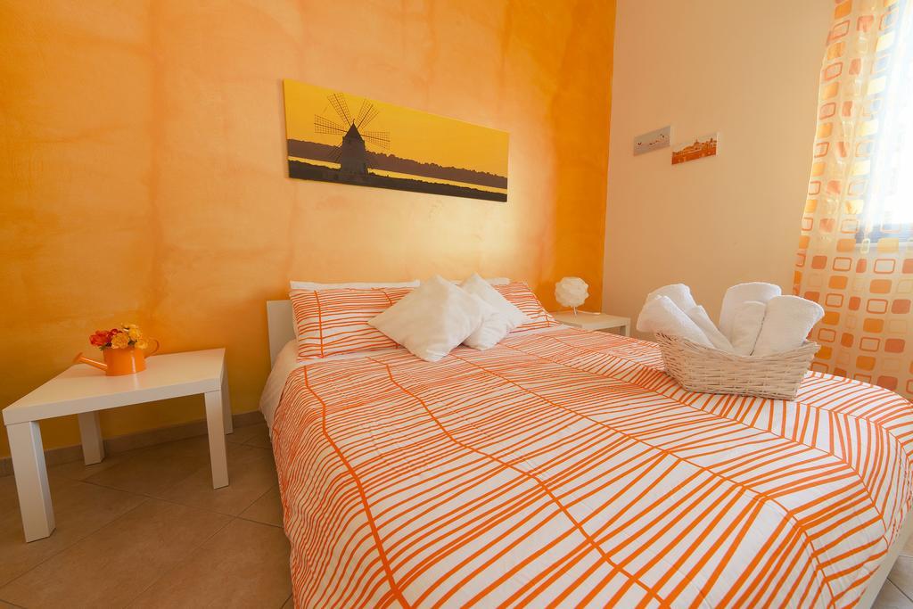 Bed and Breakfast Bianco Sale Trapani Rilievo Exterior foto